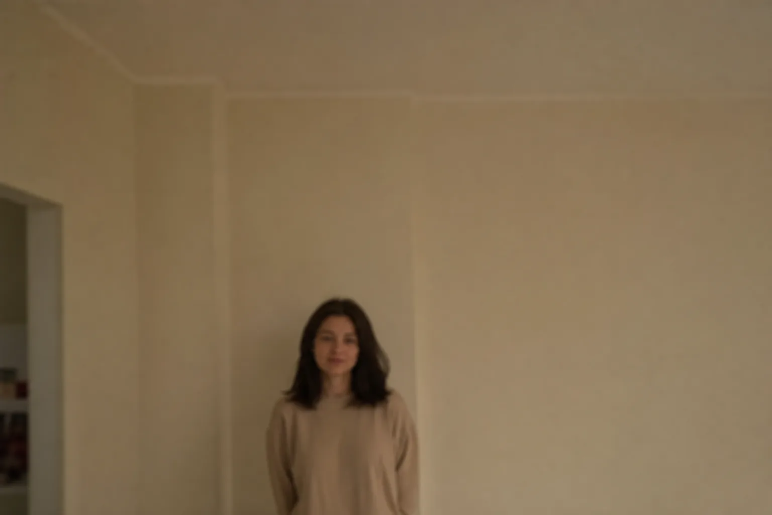 Blurry portrait with the person too small in the frame